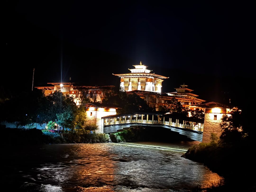 The suspension bridge over the Pho Chhu river near Punakha at night
